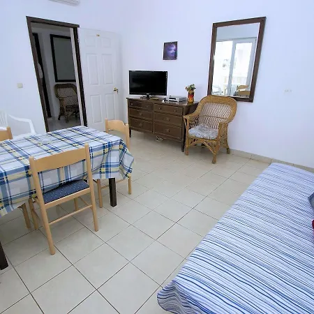Tin Apartment *