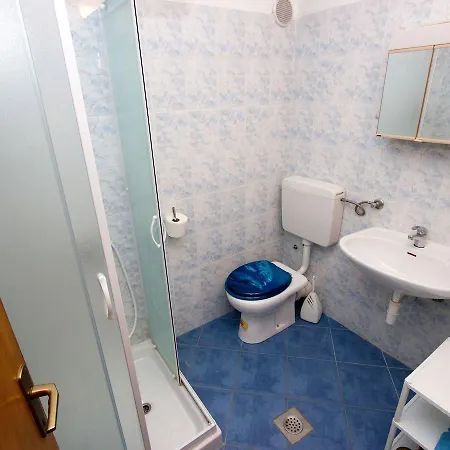 Tin Apartment *