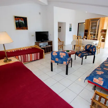 Apartman Tin *